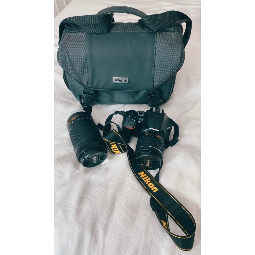 NIKON D3500